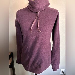 Sherpa Adventure Gear Cowl Neck Fleece size women’s extra small